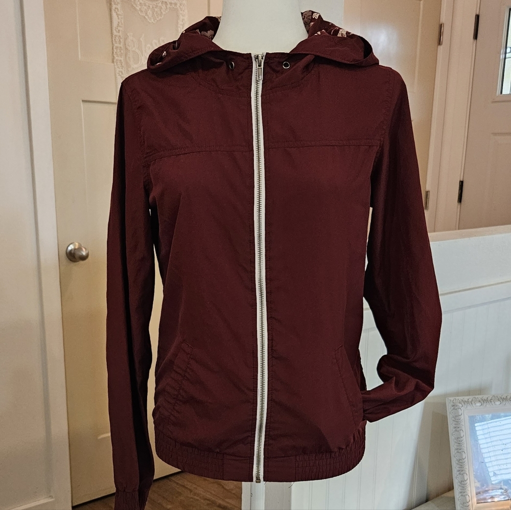 Worn Once! EMPYRE - Womens Burgundy Hooded Windbreaker - Size Med